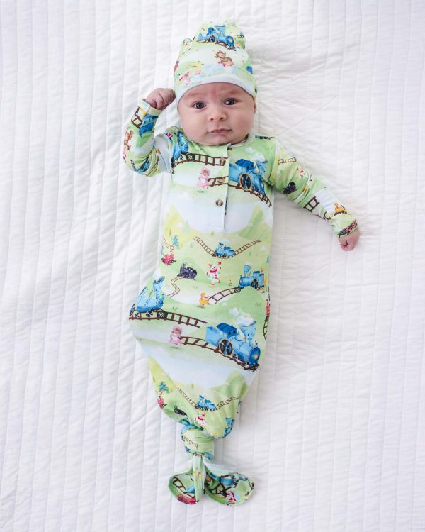 The Little Engine That Could® Knotted Gown + Beanie Set For Sale - Image 4